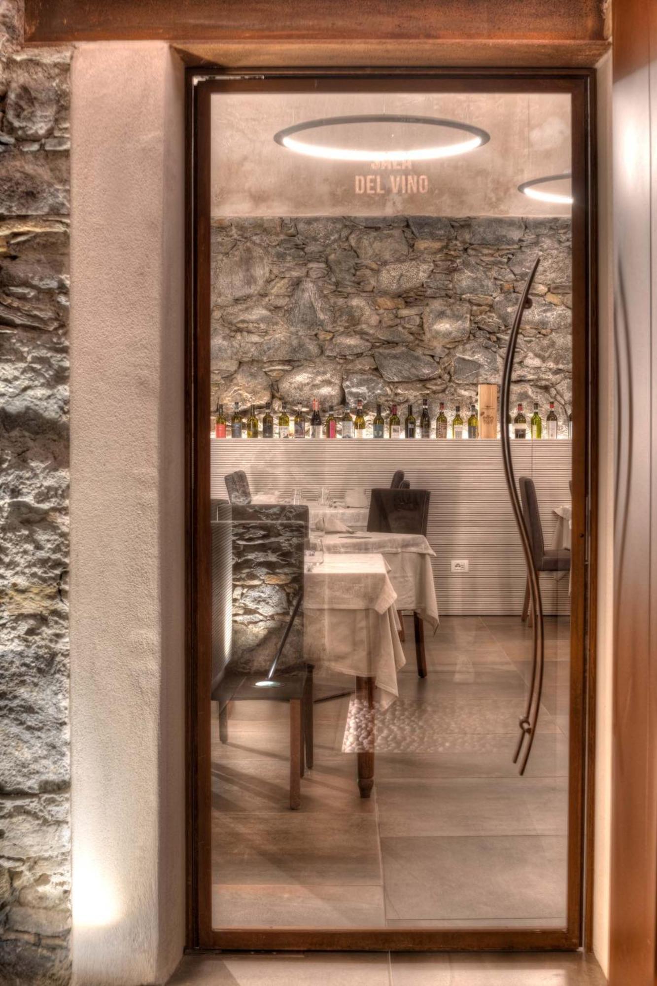 Wine Hotel Ristorante San Carlo - Boutique Hotel & Spa Chiuro Esterno foto